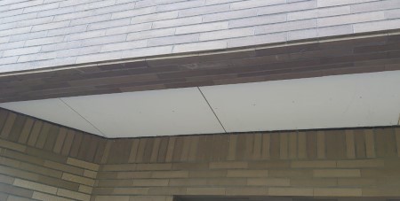 ガレージ軒天　張り替え後